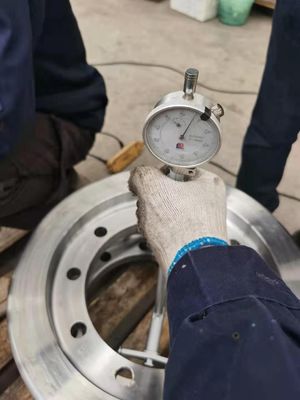 OEM عجلات السكك الحديدية الصلب مزورة ، عجلات عربة ذات شفة المصبوب